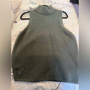 Express Mosh green sleeveless turtle neck size XL